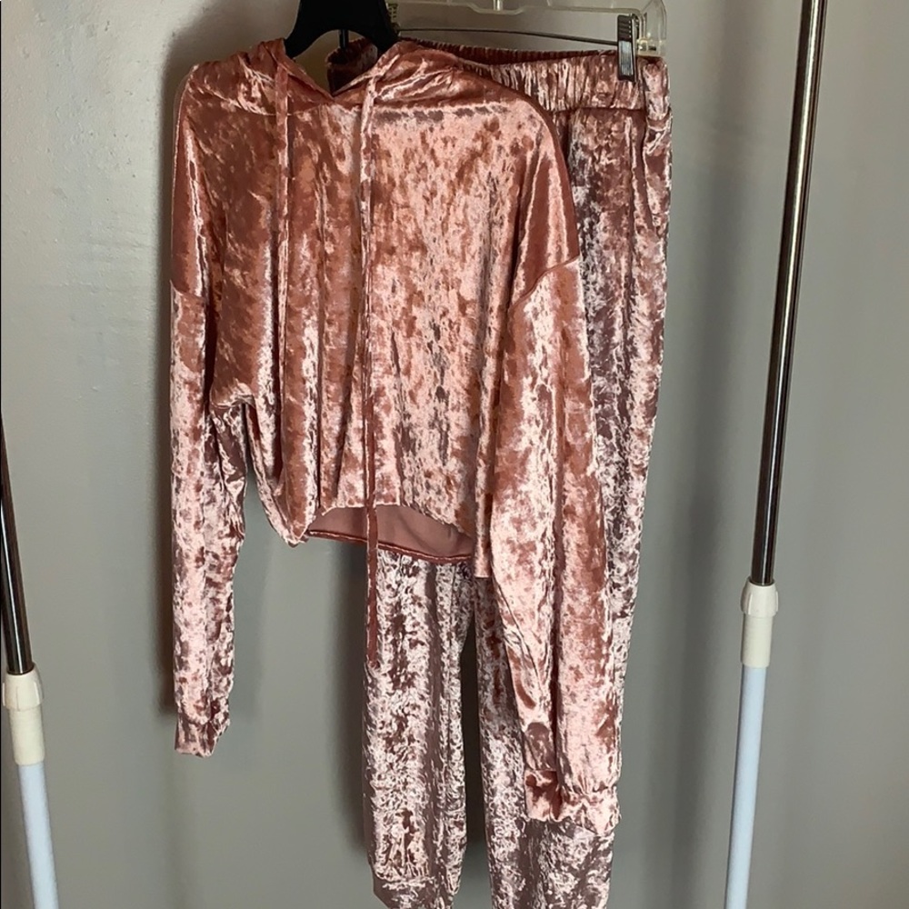 Velvet 2 Piece Set